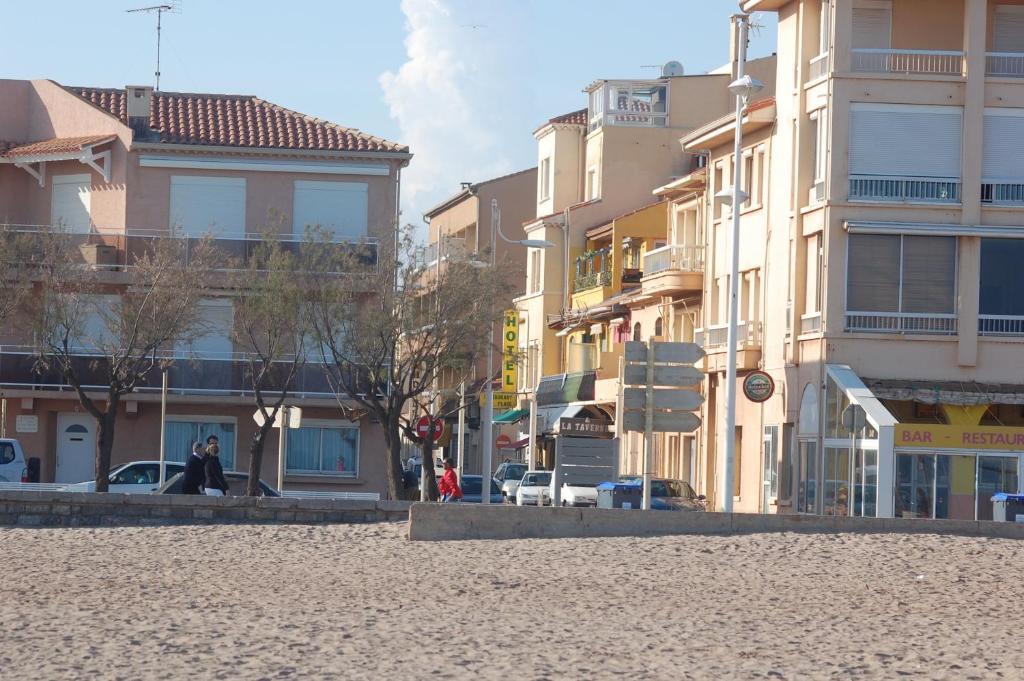 Hotel De La Plage 2 Etoiles Валра-Плаж Екстериор снимка